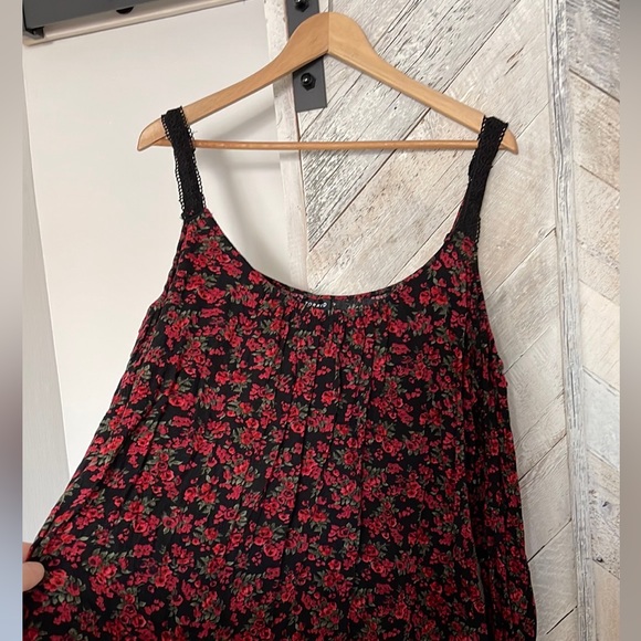 Red floral lace - torrid size 2X - Picture 5 of 5